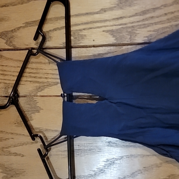 Dress - Picture 8 of 10